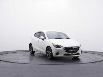 2015 Mazda 2 R AT Putih - Jual mobil bekas di Banten