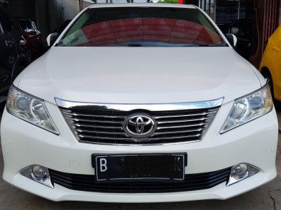 2014 Toyota Camry 2.5 V Putih - Jual mobil bekas di Jawa Barat