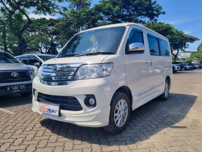 2019 Daihatsu Luxio 1.5 X M/T Putih - Jual mobil bekas di Banten