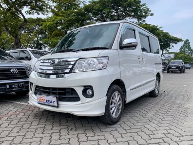 2021 Daihatsu Luxio 1.5 X A/T Putih - Jual mobil bekas di Banten
