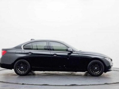 2018 BMW 3 Series 320i Hitam - Jual mobil bekas di DKI Jakarta
