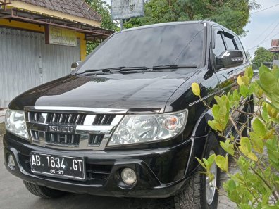 2010 Isuzu Panther GRAND TOURING Hitam - Jual mobil bekas di DI Yogyakarta