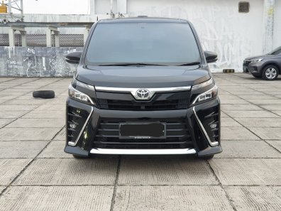 2021 Toyota Voxy 2.0 A/T Hitam - Jual mobil bekas di DKI Jakarta