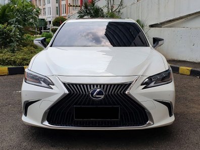 2019 Lexus ES 300h Ultra Luxury Putih - Jual mobil bekas di DKI Jakarta
