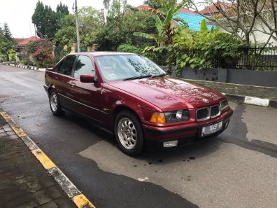 1990 BMW 3 Series 320i Merah - Jual mobil bekas di Jawa Timur