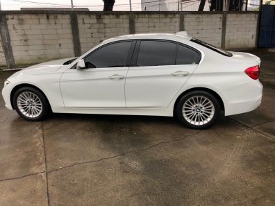 2018 BMW 3 Series 320i Putih - Jual mobil bekas di DKI Jakarta
