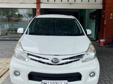 2012 Daihatsu Xenia 1.3 R Deluxe AT Putih - Jual mobil bekas di Riau