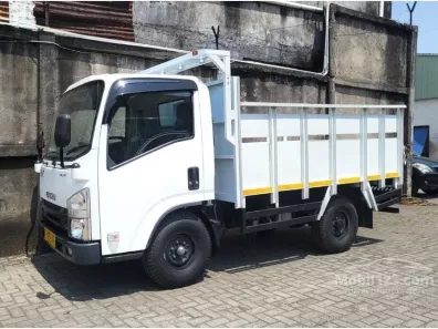 2022 Isuzu Elf NLR 85 U Trucks