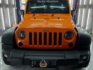 2013 Jeep Wrangler Sport CRD Unlimited Orange - Jual mobil bekas di DI Yogyakarta