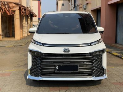 2022 Toyota Voxy 2.0 A/T Putih - Jual mobil bekas di DKI Jakarta