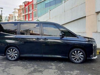 2022 Toyota Voxy 2.0 A/T Hitam - Jual mobil bekas di DKI Jakarta