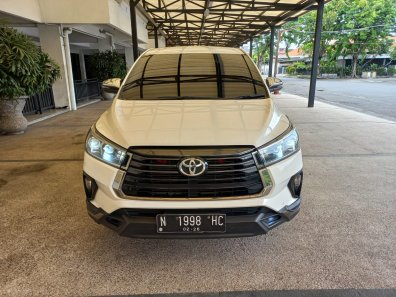 2021 Toyota Venturer 2.4 Q A/T Diesel Putih - Jual mobil bekas di Jawa Timur