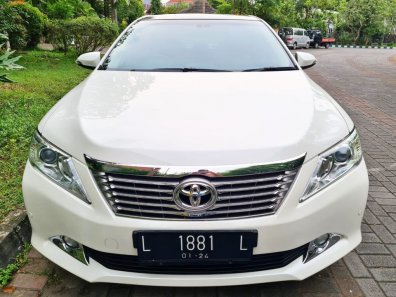2014 Toyota Camry 2.5 V Putih - Jual mobil bekas di Jawa Timur