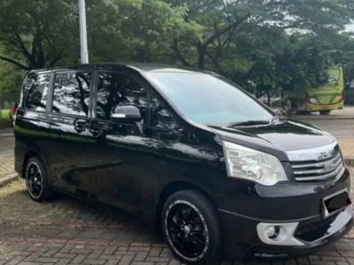 2013 Toyota NAV1 Luxury V Abu-abu - Jual mobil bekas di Banten