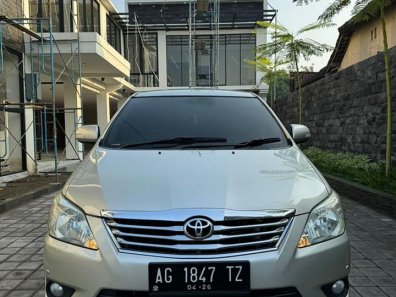 2012 Toyota Kijang Innova V Brightsilver - Jual mobil bekas di Jawa Timur