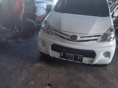 2015 Daihatsu Xenia Li Putih - Jual mobil bekas di Banten