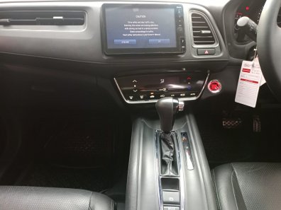 2019 Honda HR-V 1.5L E CVT Putih - Jual mobil bekas di Banten