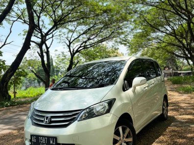 2011 Honda Freed 1.5 Putih - Jual mobil bekas di Jawa Timur