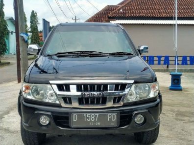 2011 Isuzu Panther GRAND TOURING Hitam - Jual mobil bekas di Jawa Barat
