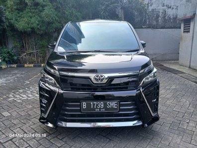 2019 Toyota Voxy 2.0 A/T Hitam - Jual mobil bekas di Banten