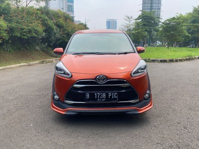 2016 Toyota Sienta Q Orange - Jual mobil bekas di Jawa Barat