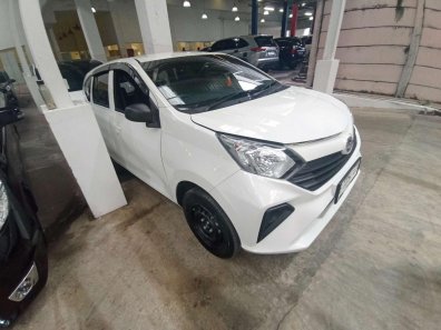 2023 Daihatsu Sigra D Putih - Jual mobil bekas di DKI Jakarta