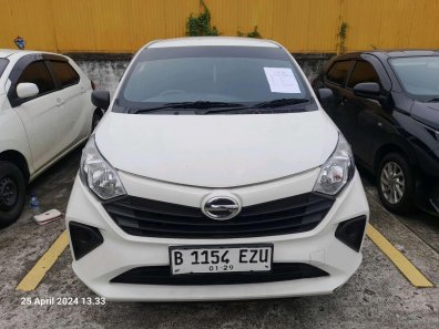 2023 Daihatsu Sigra D Putih - Jual mobil bekas di Jawa Barat