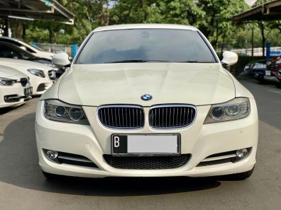 2011 BMW 3 Series 320i Putih - Jual mobil bekas di DKI Jakarta
