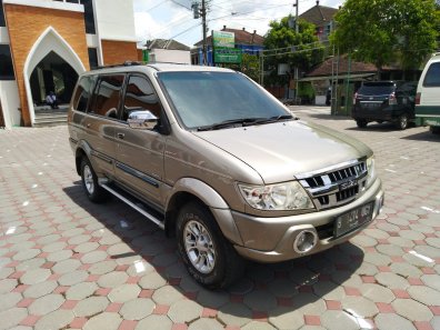 2011 Isuzu Panther GRAND TOURING Golden - Jual mobil bekas di Banten