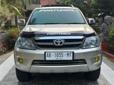 2005 Toyota Fortuner G Brightsilver - Jual mobil bekas di DI Yogyakarta