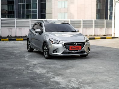 2015 Mazda 2 R AT Silver - Jual mobil bekas di DKI Jakarta