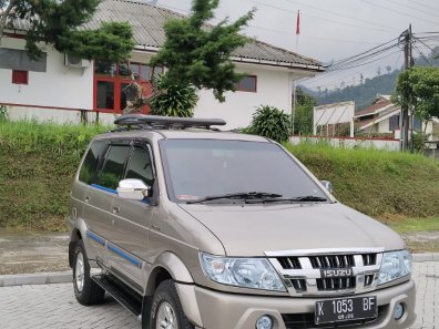 2009 Isuzu Panther GRAND TOURING Beige - Jual mobil bekas di Jawa Tengah