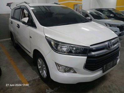 2016 Toyota Kijang Innova V A/T Gasoline Putih - Jual mobil bekas di Jawa Barat