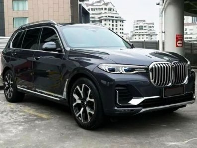 2022 BMW X7 xDrive40i Excellence Abu-abu - Jual mobil bekas di DKI Jakarta