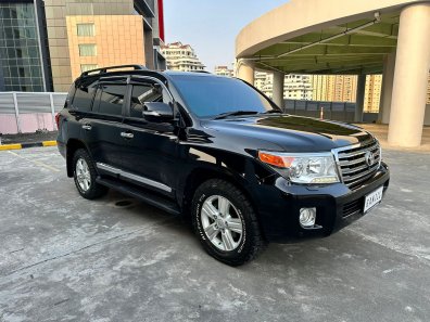 2012 Toyota Land Cruiser 200 Full Spec A/T Diesel Hitam - Jual mobil bekas di DKI Jakarta