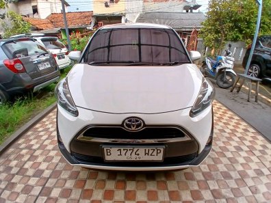 2019 Toyota Sienta V CVT Putih - Jual mobil bekas di Banten