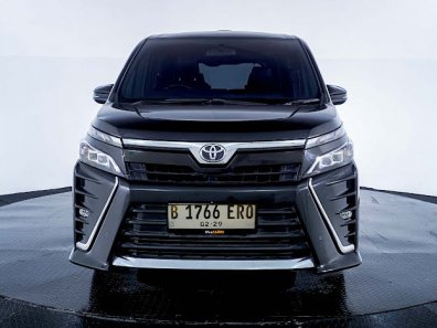 2018 Toyota Voxy 2.0 A/T Hitam - Jual mobil bekas di Banten