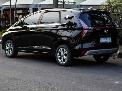 2022 Hyundai STARGAZER active Hitam - Jual mobil bekas di Jawa Timur