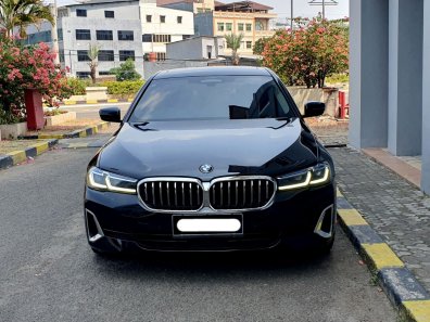 2022 BMW 5 Series 530i Hitam - Jual mobil bekas di DKI Jakarta