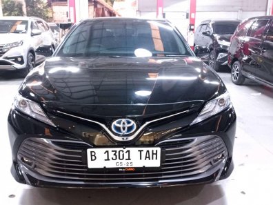 2020 Toyota Camry 2.5 Hybrid Hitam - Jual mobil bekas di Banten