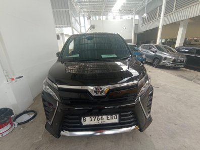 2018 Toyota Voxy 2.0 A/T Hitam - Jual mobil bekas di Jawa Barat