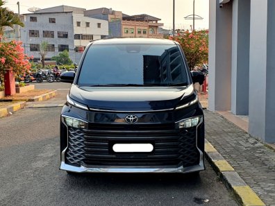 2022 Toyota Voxy CVT Hitam - Jual mobil bekas di DKI Jakarta