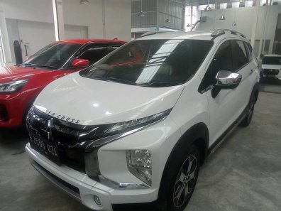 2021 Mitsubishi Xpander Cross Premium Package AT Putih - Jual mobil bekas di Jawa Barat