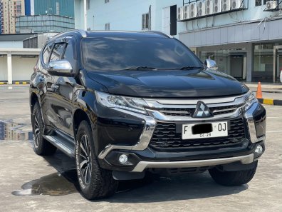 2017 Mitsubishi Pajero Sport Dakar 4x4 AT Hitam - Jual mobil bekas di DKI Jakarta