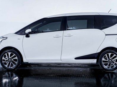 2020 Toyota Sienta V CVT Putih - Jual mobil bekas di Banten