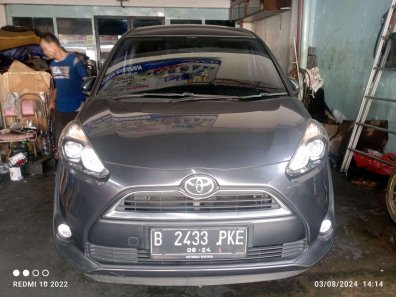 2019 Toyota Sienta V CVT Abu-abu - Jual mobil bekas di Jawa Barat