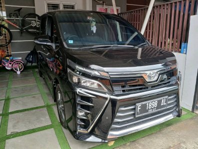 2018 Toyota Voxy 2.0 A/T Hitam - Jual mobil bekas di Banten