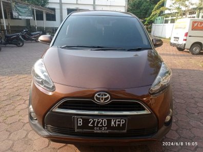 2017 Toyota Sienta V CVT Coklat - Jual mobil bekas di Jawa Barat