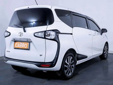 2018 Toyota Sienta V Putih - Jual mobil bekas di Jawa Barat