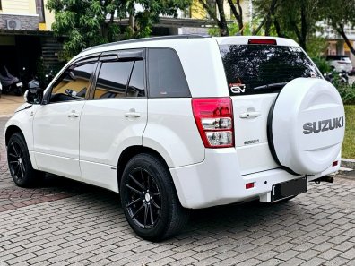 2015 Suzuki Grand Vitara 2.4 Putih - Jual mobil bekas di DI Yogyakarta